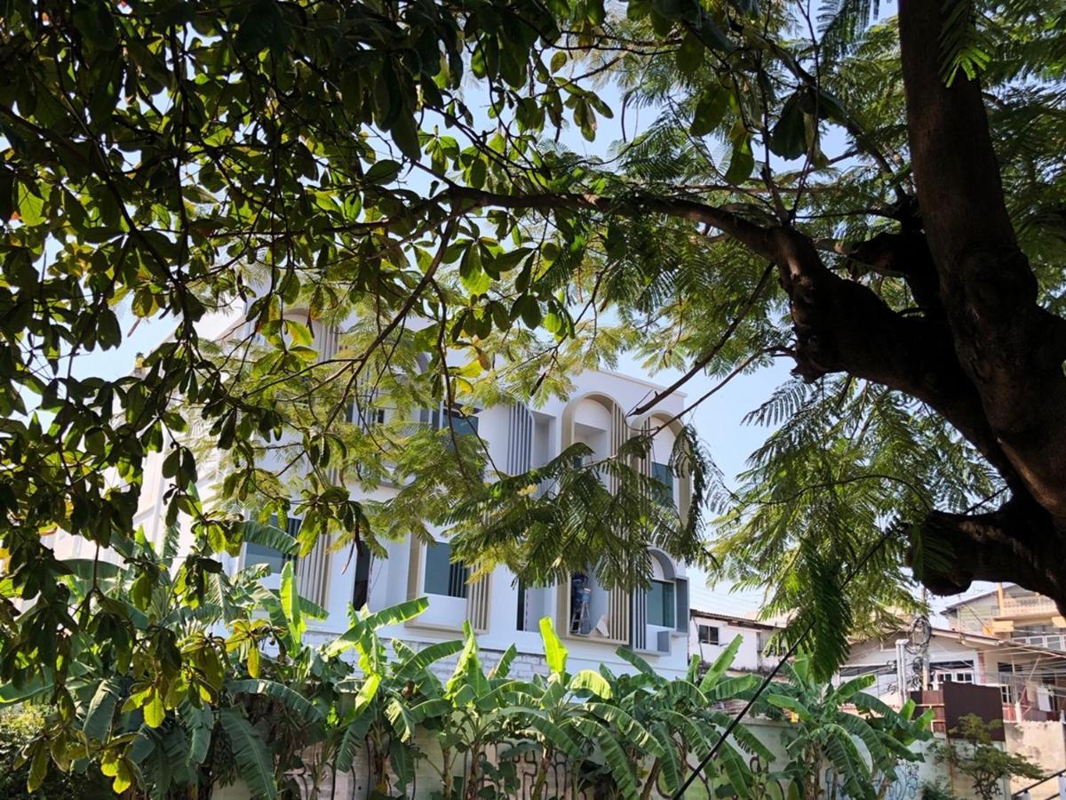 Nappiness Hotel - Sha Extraplus Bangkok Exterior photo